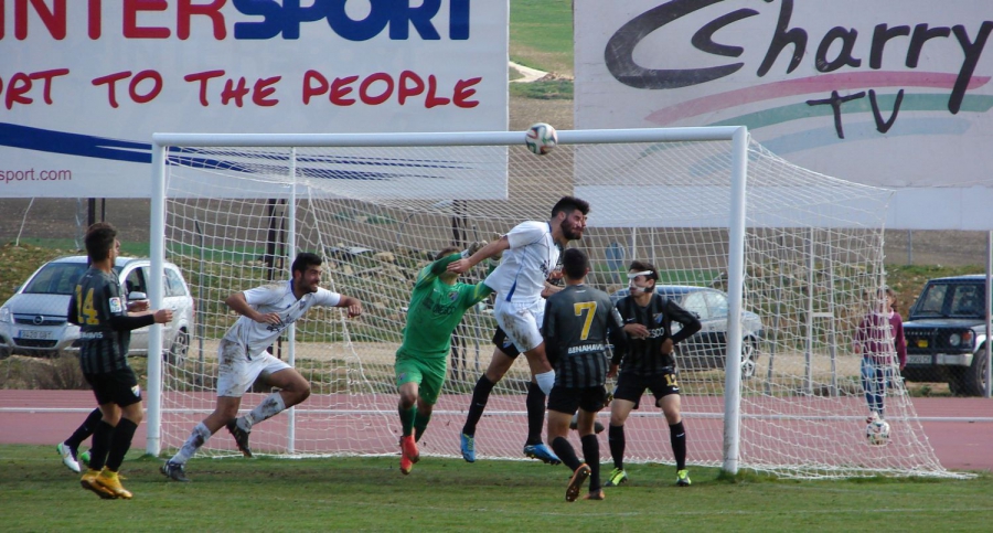 Los rondeños crearon mucho peligro en acciones de estrategia.