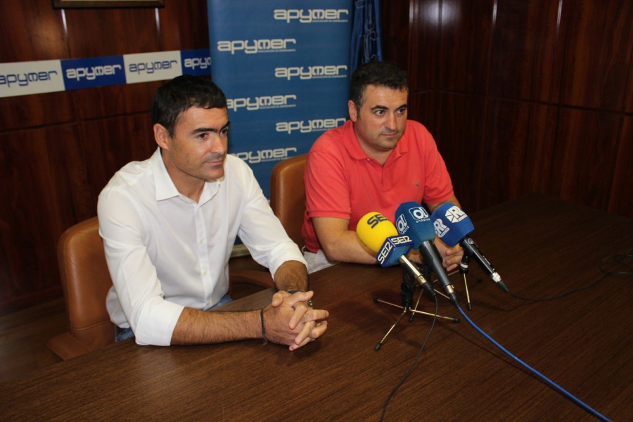 El presidente del CEDER, Mario Lara, junto al presidente de APYMER, Manuel Claros.