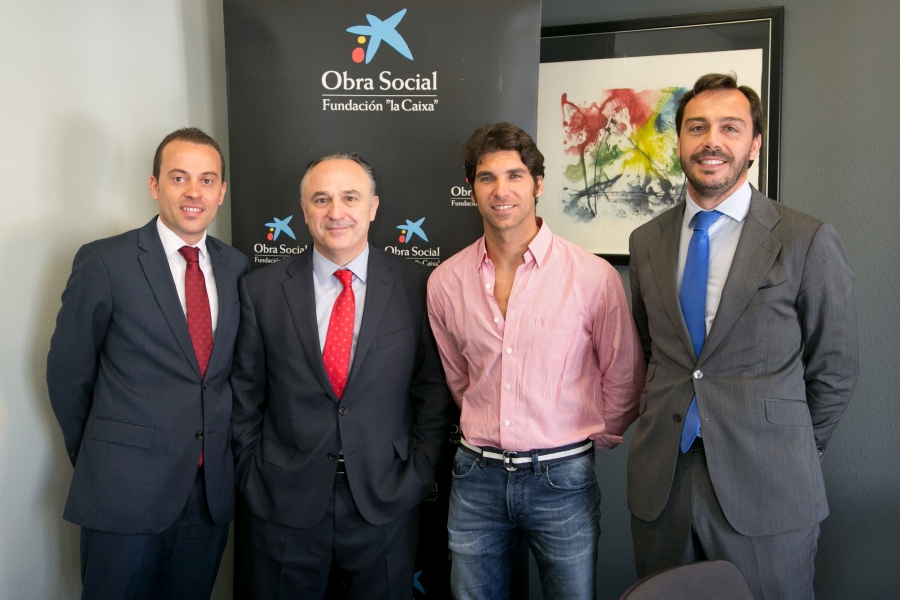 La donación se ha realizado en la oficina CaixaBank de Ronda.