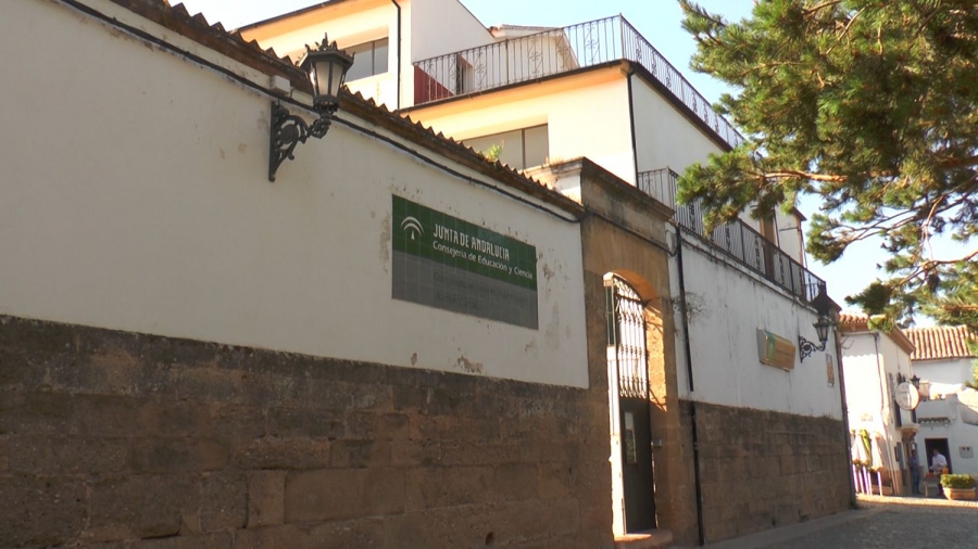 La Consejera de Educación visitará en los próximos días la ciudada para dar la información, según el Consistorio.