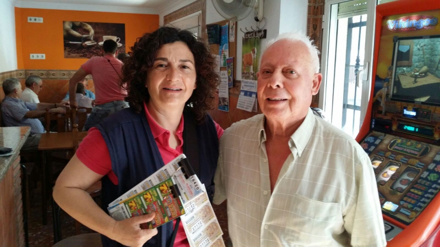 Patrocinio Lobato junto a Antonio Moncayo, uno de los agraciados