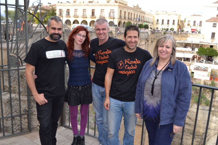 Víctor Cerro ha conseguido en dos ocasiones el Guinness en Magia Extrema.