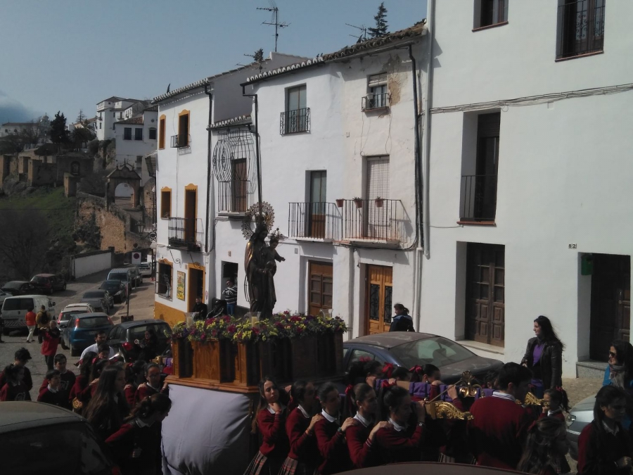 Los alumnos de 4º de ESO han portado las imágenes.