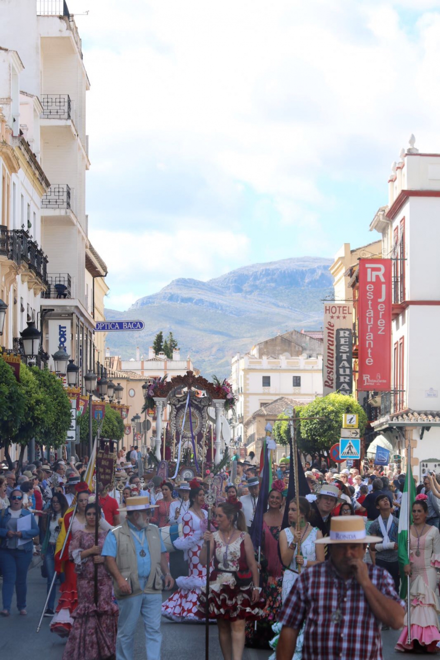 Más de un centenar de rondeños hacen este año el camino.