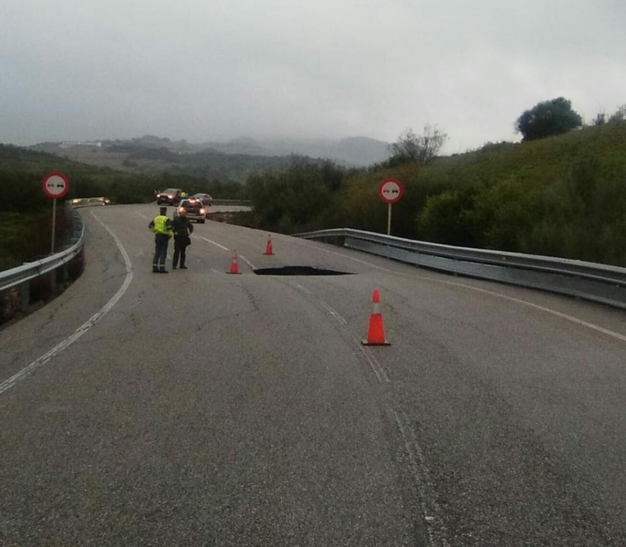 Desde hoy solo se puede acceder a la capital hispalense por Grazalema