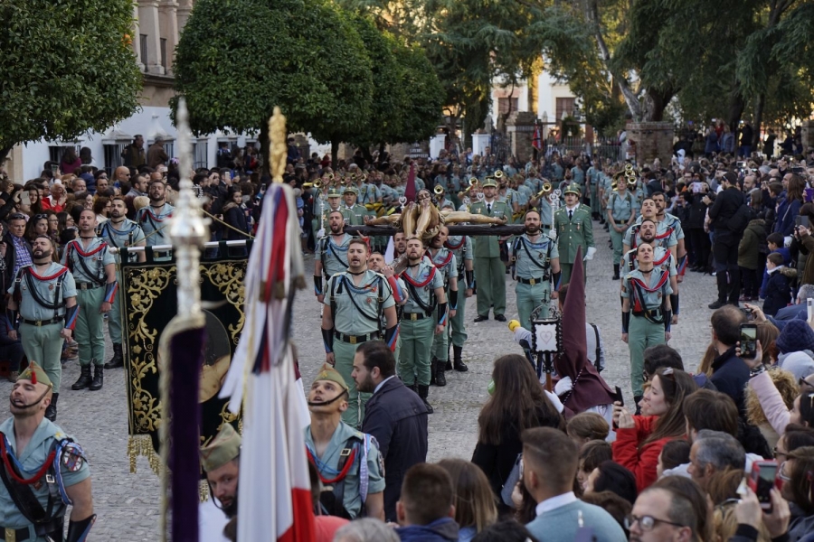 El Cristo de la Buena Muerte, portado por Caballeros Legionarios