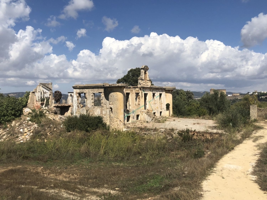 Los propietarios de los terrenos propondrán una modificación del Plan General vigente, para que estos sean de uso hotelero y comercial.