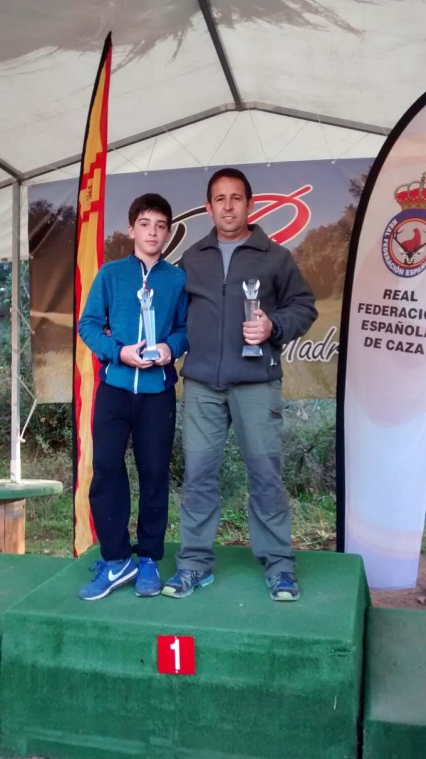 Daniel Turrillo y su padre, Juan, tras proclamarse campeones nacionales en las categorías junior y senior, respectivamente