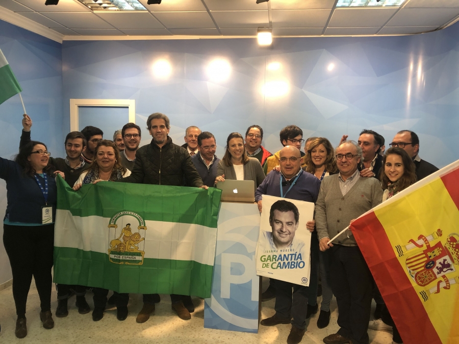 Los populares celebraron en su sede el más que probable cambio de gobierno en Andalucía
