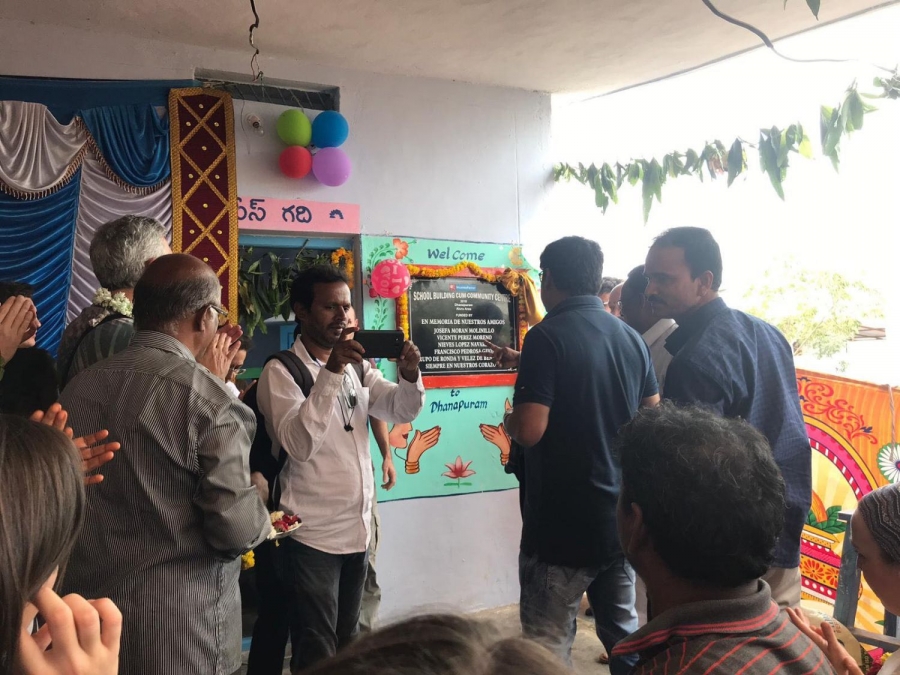 Inauguración de la escuela y centro comunitario construido gracias a los fondos recaudados en Ronda.