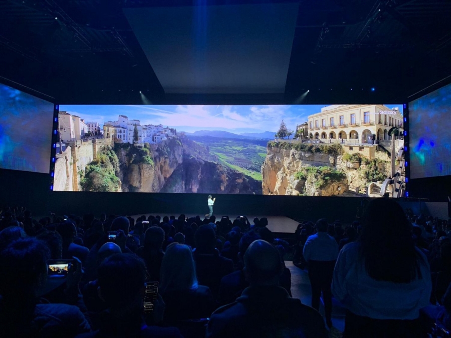 La imagen de Ronda ofrecieron unas vistas captadas por el Galaxy S10 desde el Puente Nuevo que permiten ver las casas colgantes del Tajo y la Hoya del Tajo.