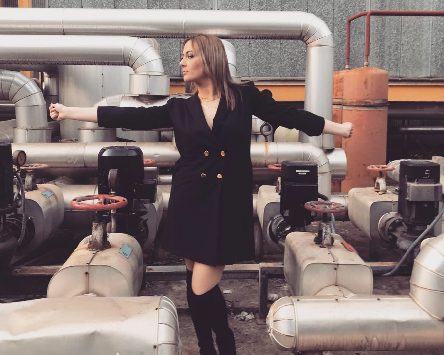 Con "Desde Ayamonte hasta fado", María reivindica la actuación en directo que la caracteriza y que a su fin se convertirá en un disco.