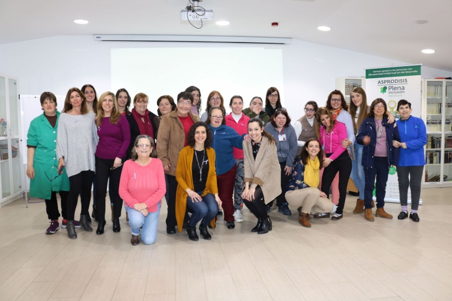 Los miembros de Asprodisis conmemoran el Día Internacional de la Mujer con la demanda de una mayor igualdad de derechos en el ámbito laboral para mujeres con discapacidad.