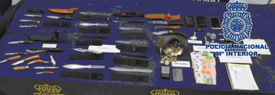 Parte de los efectos incautados en la operación antidroga llevada a cabo en Ronda y dos municipios sevillanos