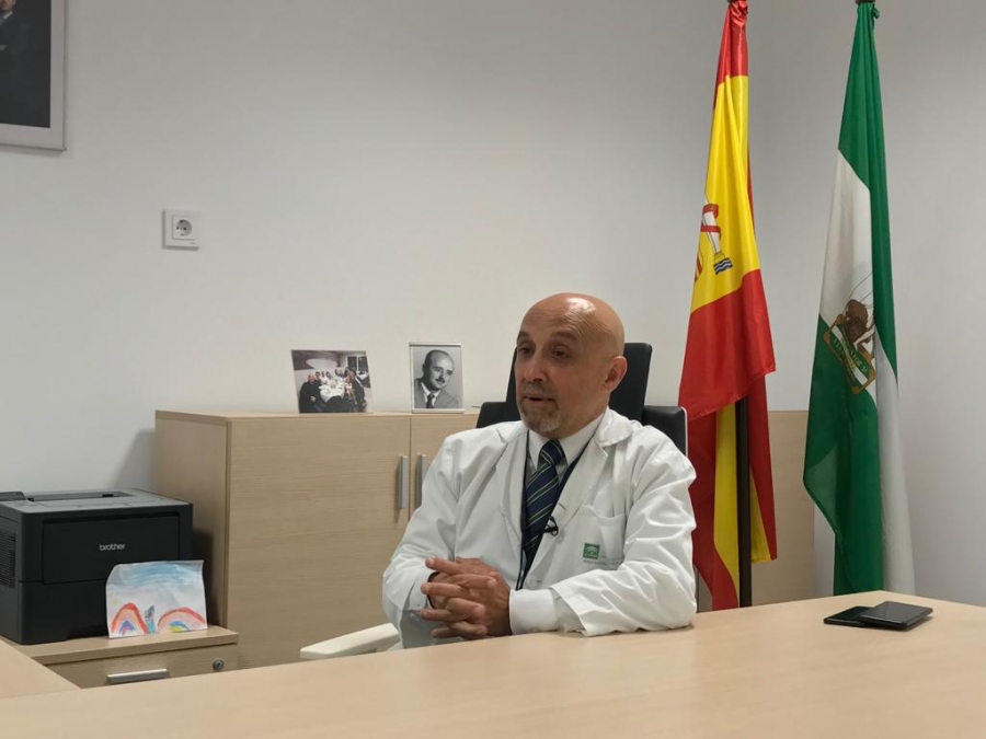 El médico y nuevo director gerente del Área Sanitaria de la Serranía ha desempeñado su labor tanto en el ámbito público como en el privado durante las últimas tres décadas.