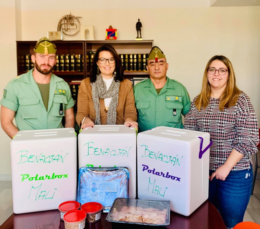 De izquierda a derecha: el teniente Christian Ramard; la alcaldesa de Benaoján, Soraya García; el brigada Víctor Janeiro y Olga Barranco, Primera Teniente de Alcalde del Consistorio benaojano.