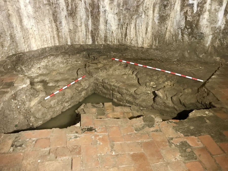 Los investigadores están desarrollando la primera de cuatro fases en las que tratarán de investigar el origen de los restos mediníes presentes en esta construcción.