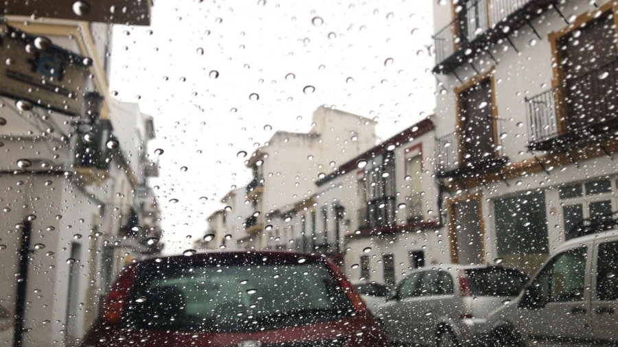 El jefe de la Policía local afirma que la lluvia ha caído de manera uniforme durante la noche, sin producir graves daños.