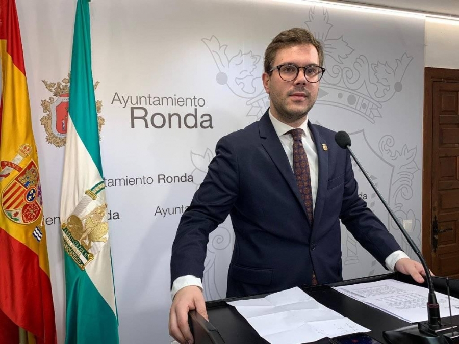 Martínez confía en que los centros que requieran el aula de convivencia puedan llegar a un acuerdo con el Consistorio.