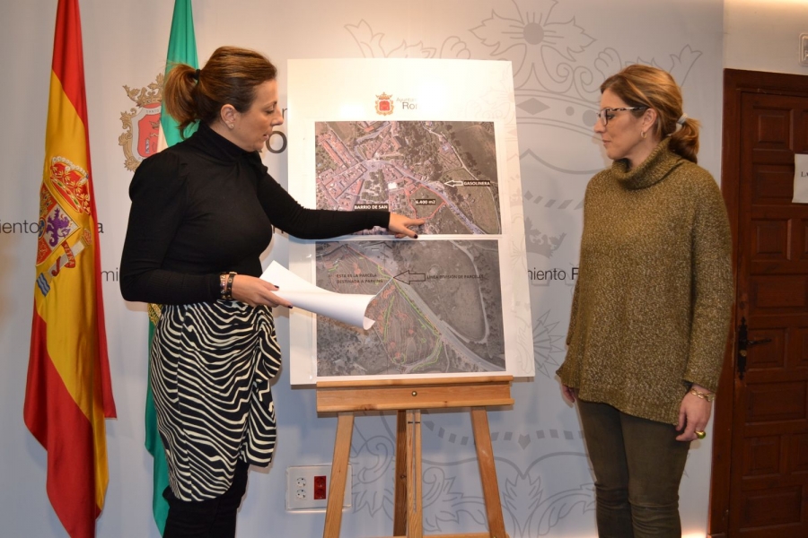 Fernández ha recordado que la movilidad y el exceso de tráfico son algunos de los problemas principales de Ronda.