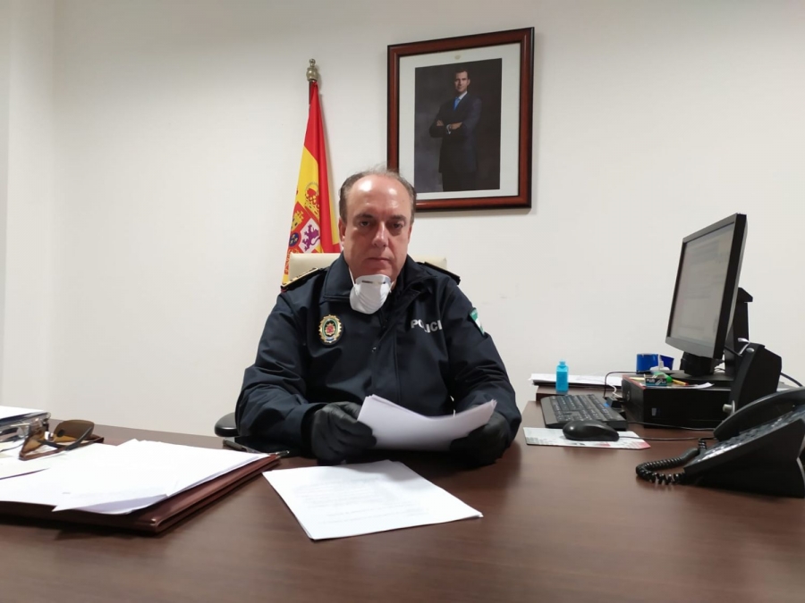 El Jefe de la Policía Local explica que los 60 agentes del Cuerpo se han organizado en cinco grupos de trabajo.
