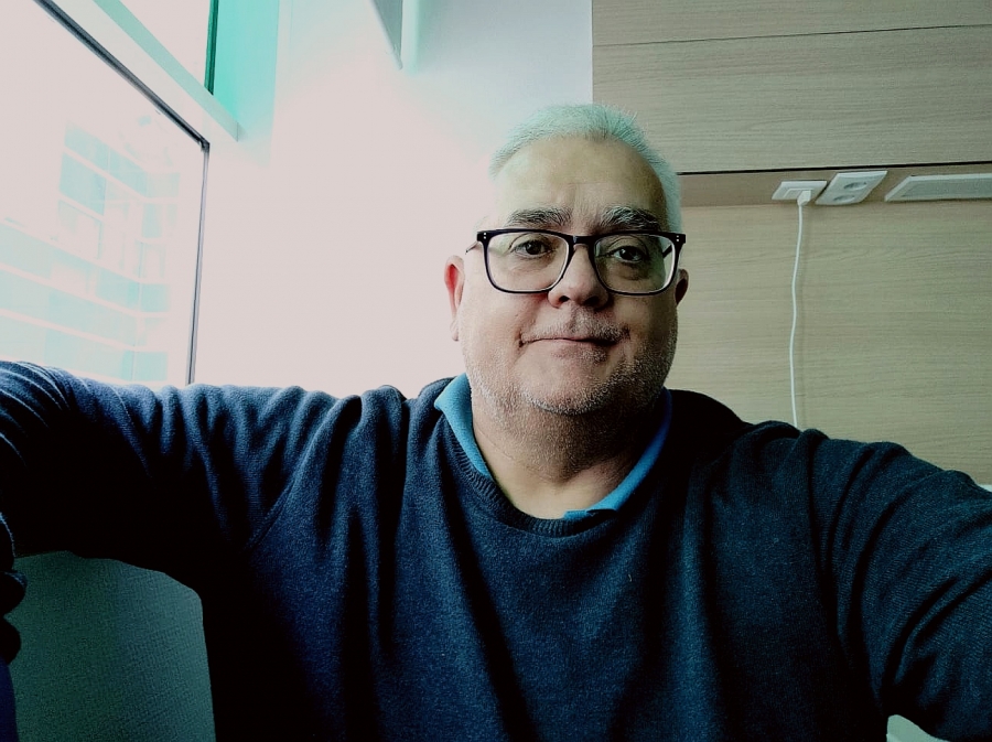 Rivero recomienda no perder el contacto con nuestros conocidos a través de videollamadas para sentirnos acompañados.