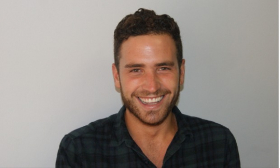 Javier Lara destaca la gran labor profesional y humana que realiza estos días el personal sanitario del Hospital Comarcal.