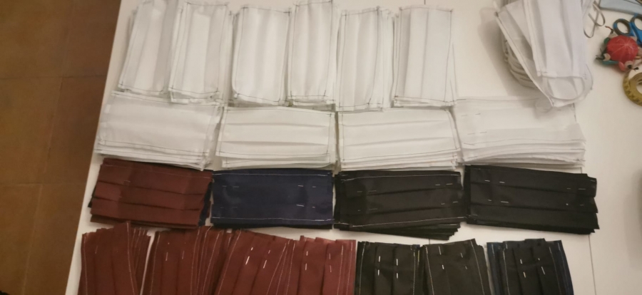 Alrededor de 20.000 mascarillas han sido distribuidas entre los profesionales de diversos ámbitos.