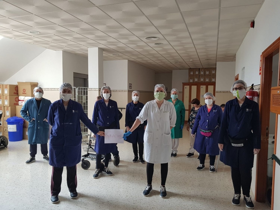 Los miembros y profesionales de Asprodisis muestran su agradecimiento a la labor de los profesionales sanitarios.