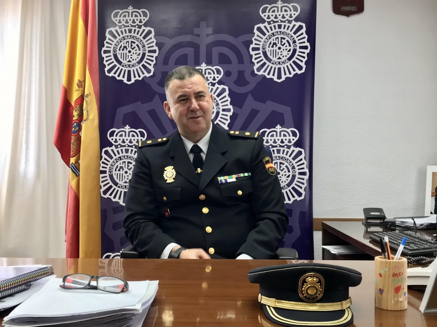 Fernández ha atendido realizado hoy en su despacho la primera entrevista desde que llegó a nuestra ciudad