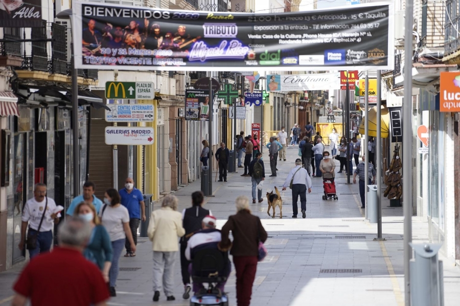 Desde este lunes el pequeño comercio adapta a las nuevas circunstancias su ritmo de trabajo, incorporando nuevas medidas de higiene y seguridad.