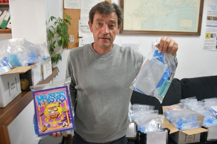 El alcalde de Algatocín, José Manuel López, ha informado de que se repartirán un total de 500 kits casa por casa.