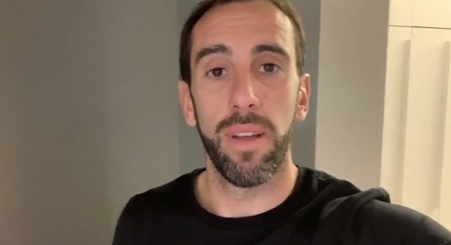 Godín, dirigiéndose a la familia que compone la asociación AYUCA