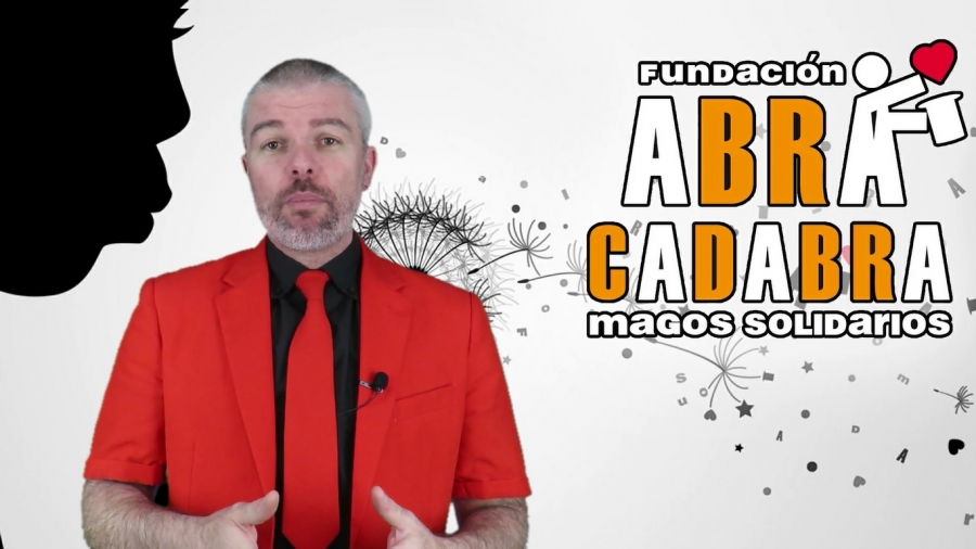 El mago rondeño solicitó a través de Facebook el contacto de algún profesional sanitario para poder desarrollar su actuación.