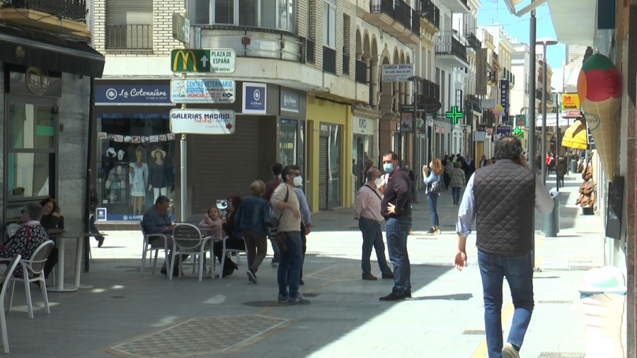 Los rondeños han aprovechado el inicio de la Fase I para consumir en los establecimientos que han instalado sus terrazas en la vía pública.