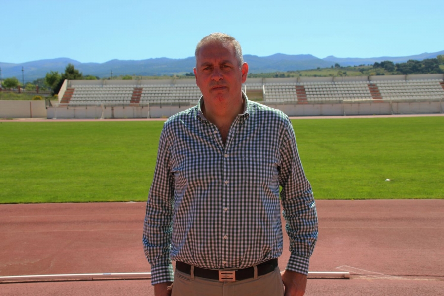 Mirasol ha informado sobre las últimas reparaciones que dos de los técnicos del Área de Deportes han llevado a cabo en las pistas.