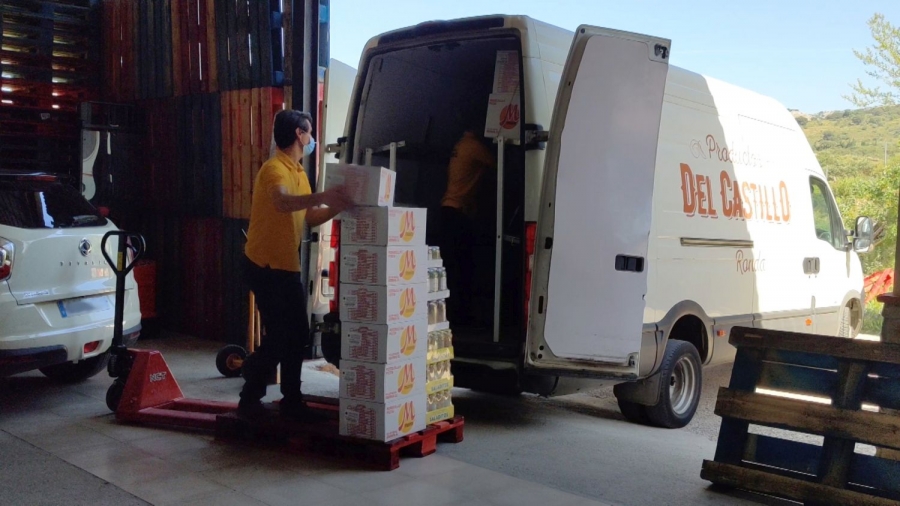 Productos del Castillo ubica su almacén cerca de la calle San Acacio.