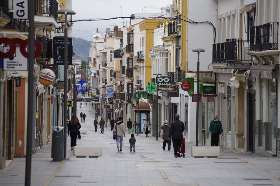 Los establecimientos comerciales podrán ampliar al 50% su aforo, manteniendo estrictas medidas de desinfección.