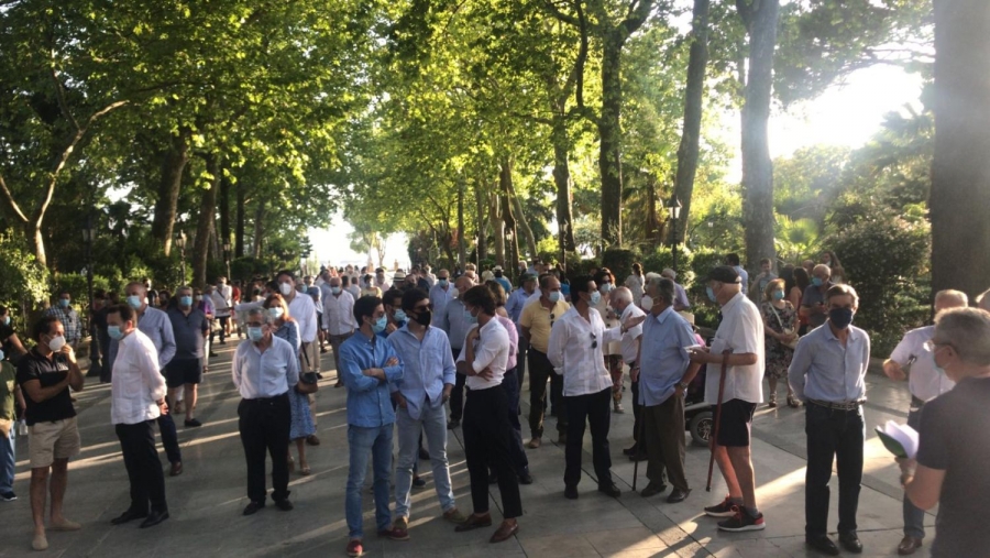 La Alameda del Tajo fue el escenario elegido para el inicio del paseíllo taurino que contó con buena asistencia.