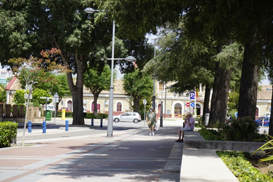 Hasta la fecha es posible prescindir de la mascarilla en espacios públicos mientras pueda garantizarse una distancia mínima de un metro y medio entre personas, algo que podría cambiar en los próximos días.