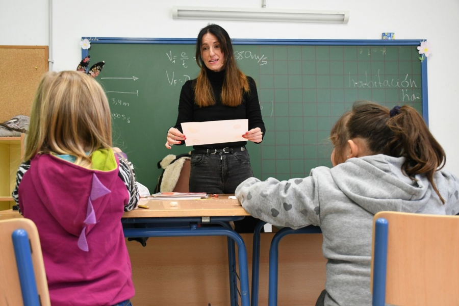 El aumento del número de matriculaciones es debido a la llegada a Faraján de cuatro nuevas familias con niños que han decidido asentarse en el pueblo.