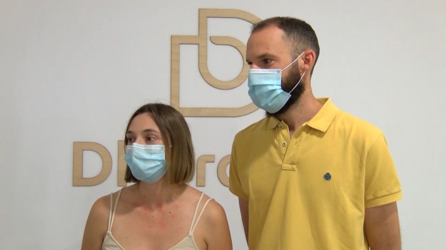 Andrés y Paula regresaron a España a finales de 2019 en busca de oportunidades laborales y finalmente abrirán su propia clínica de fisioterapia a inicios de agosto.