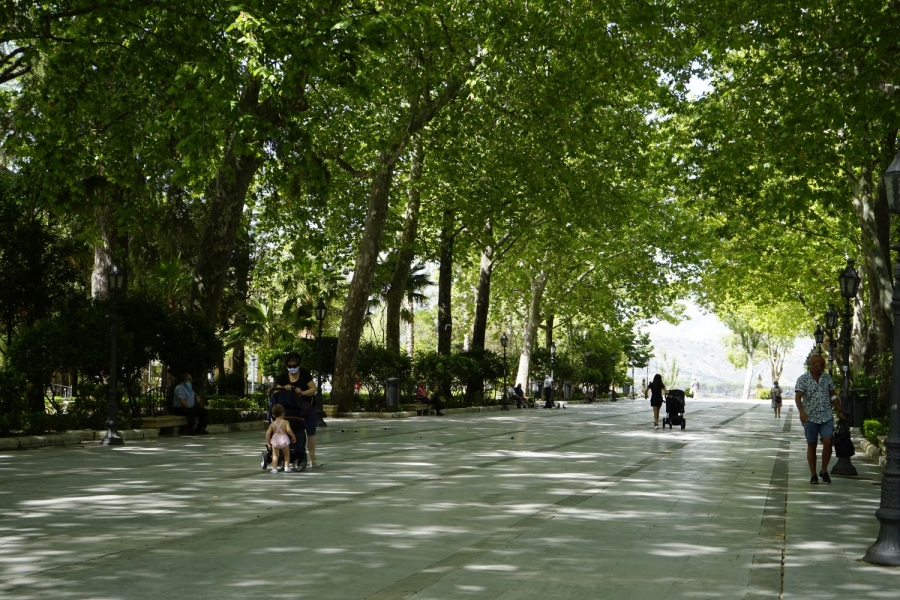 El uso de mascarilla en espacios abiertos al público es obligatorio y aquellos que no la lleven en estas circunstancias se enfrentarán a sanciones de 100€.