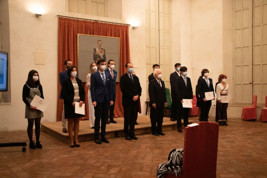 Más de un centenar de jóvenes estudiantes fueron premiados en la ceremonia que comenzó con las palabras de bienvenida del Teniente de Hermano Mayor.