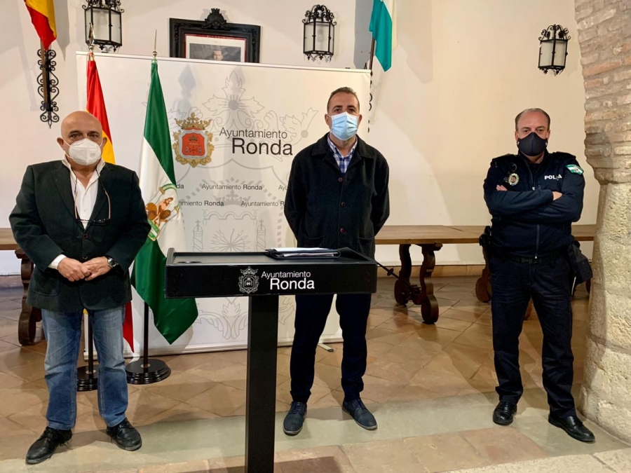 De los 57 agentes que componen el Cuerpo de la Policía Local, tan solo 26 permanecen activos en estos momentos.