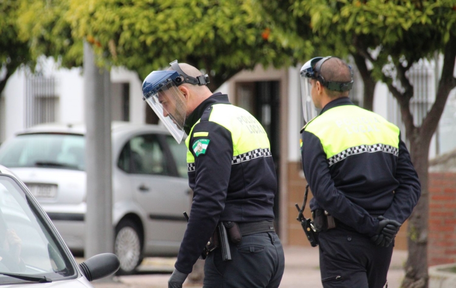 Agentes de la Policía Local se organizaban en grupos estanco durante el primer decreto de estado de alarma como medida de seguridad.