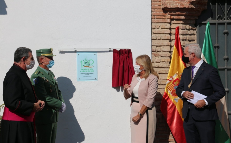 De izquierda a derecha: Monseñor José Antonio Sánchez Herrera; el coronel jefe del 4º Tercio, Francisco García-Almenta; la alcaldesa de Marbella, Ángeles Muñoz y el Hermano Mayor de la Hermandad del Nazareno de Marbella, Juan Pedro Pérez