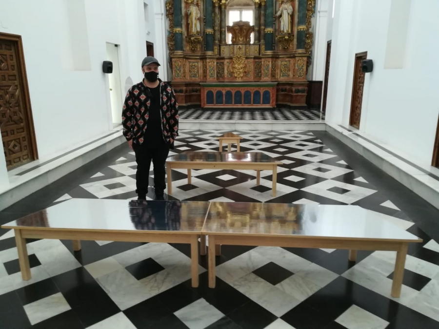 La obra del rondeño es una composición electroacústica cuadrafónica, madera y espejo vinílico.