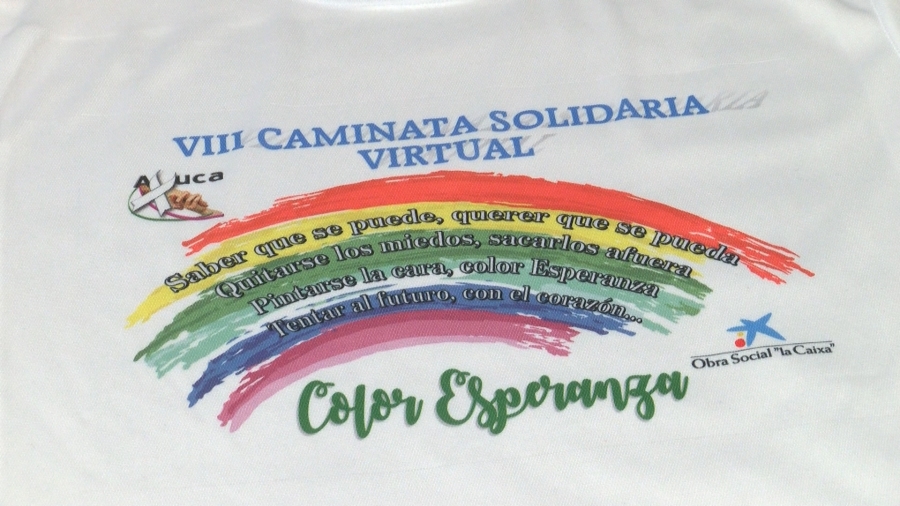 Detalle de la nueva camiseta, con el lema de la asociación