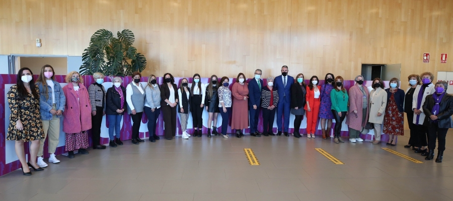 Los galardones se entregan para premiar a mujeres que por su trayectoria han contribuido a visibilizar a la mujer en los municipios de la provincia.